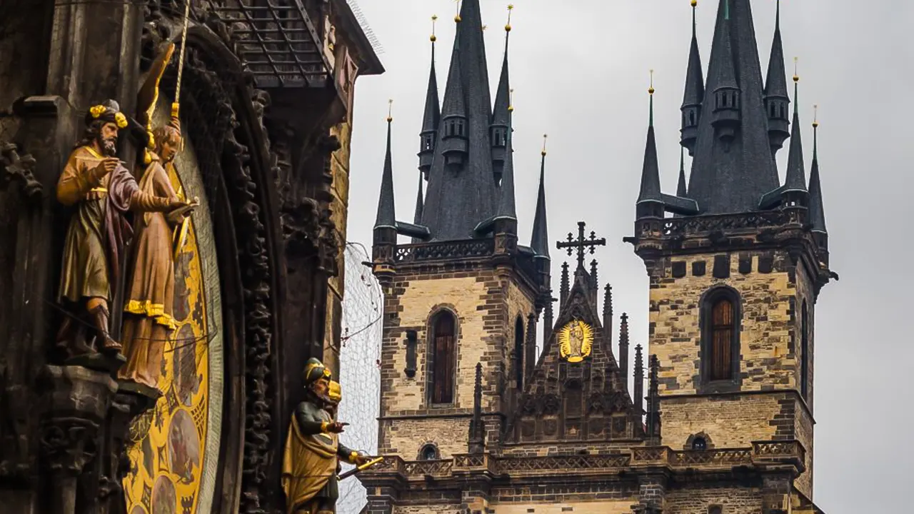 Walking Tour of Old Town & Prague Castle