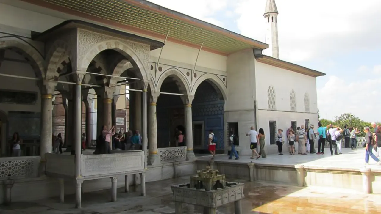 Topkapi, Hagia Sophia and Basilica Cistern Tour