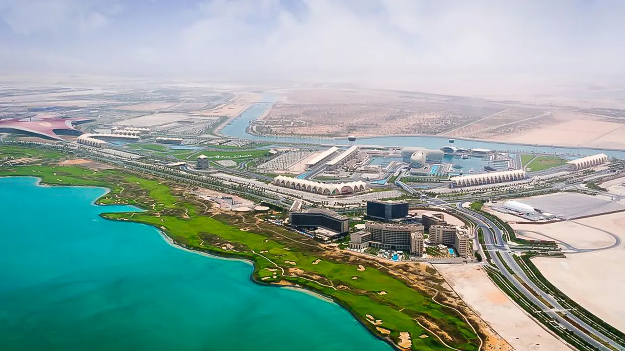 Sightseeing tour of Abu Dhabi