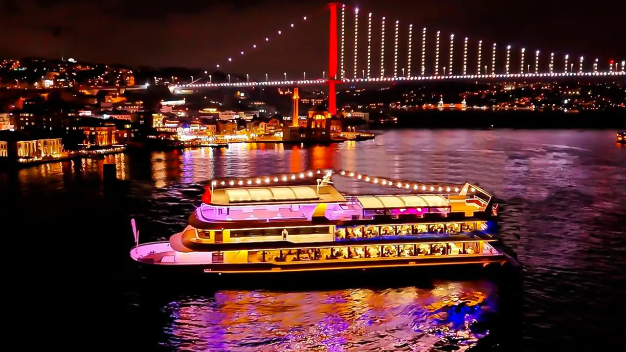 A cruise and dinner on the Bosphorus