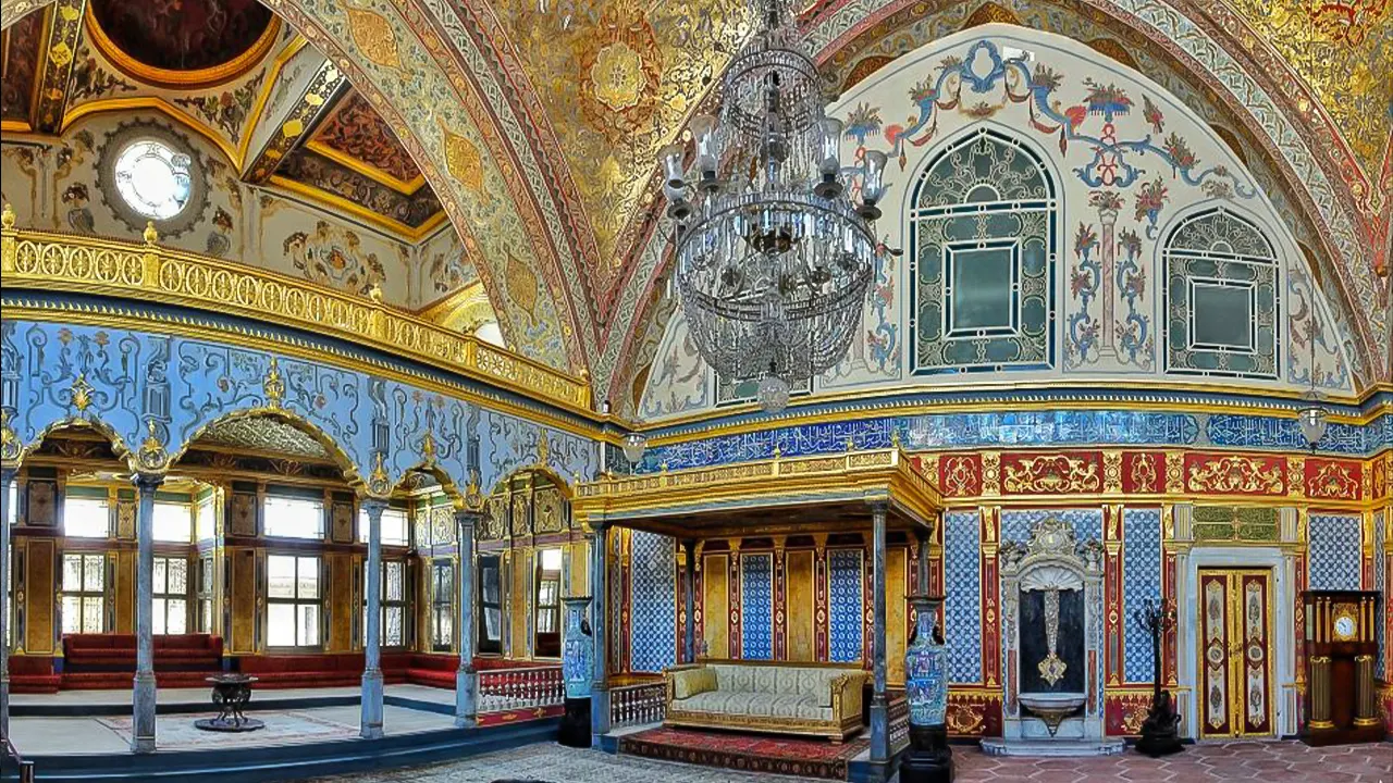 Topkapi, Hagia Sophia and Basilica Cistern Tour