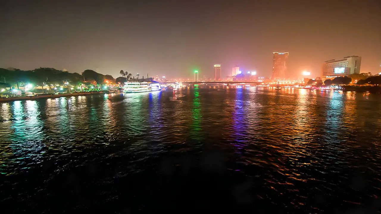 رحلة عشاء على نهر النيل