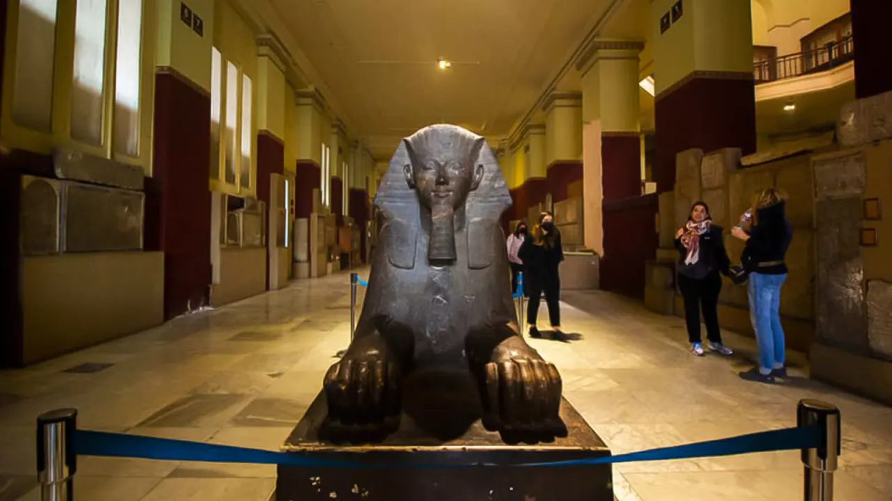 نصف يوم في المتحف المصري الخاص مع مرشد سياحي