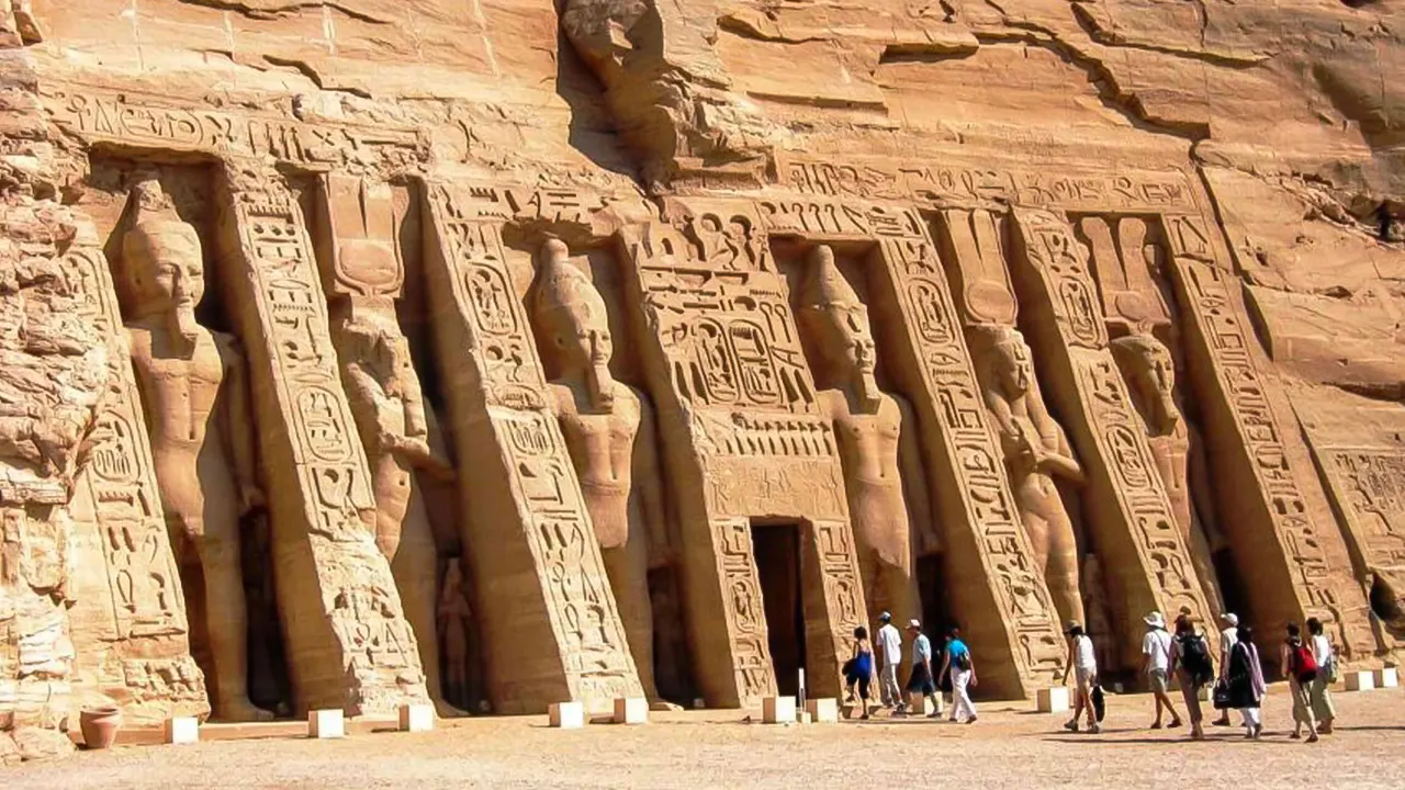 4-Day Nile Cruise from Aswan to Luxor with Guide