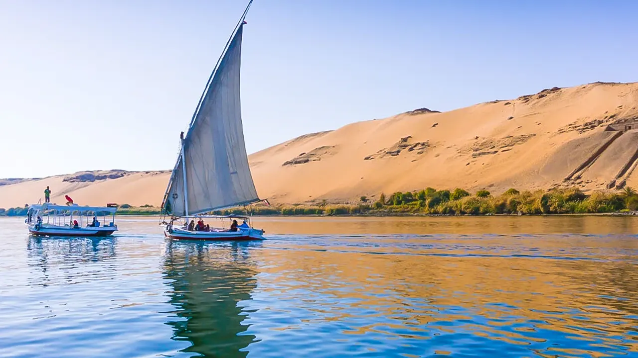 ركوب فلوكة في النيل مع وجبة مصرية