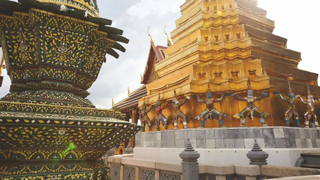 Temple and Grand Palace Private Tour