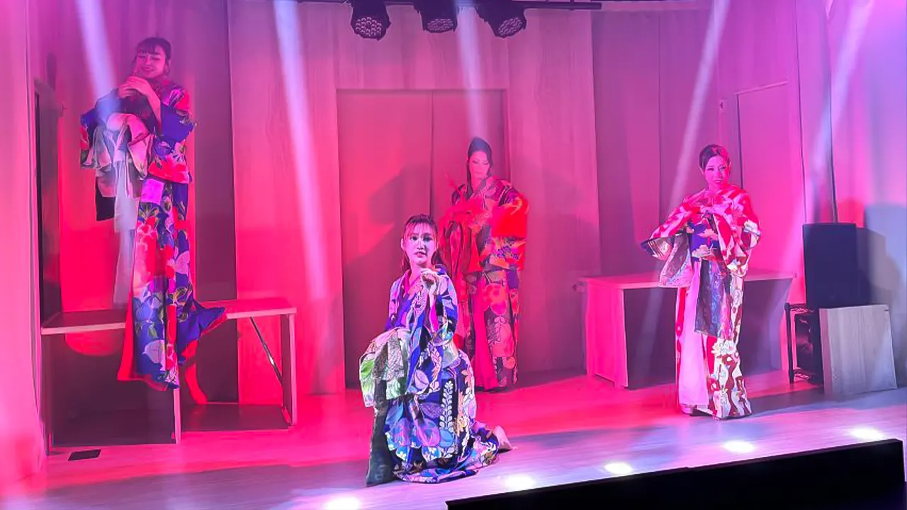 الرقص الياباني مسرح كاباريه أساكوسا