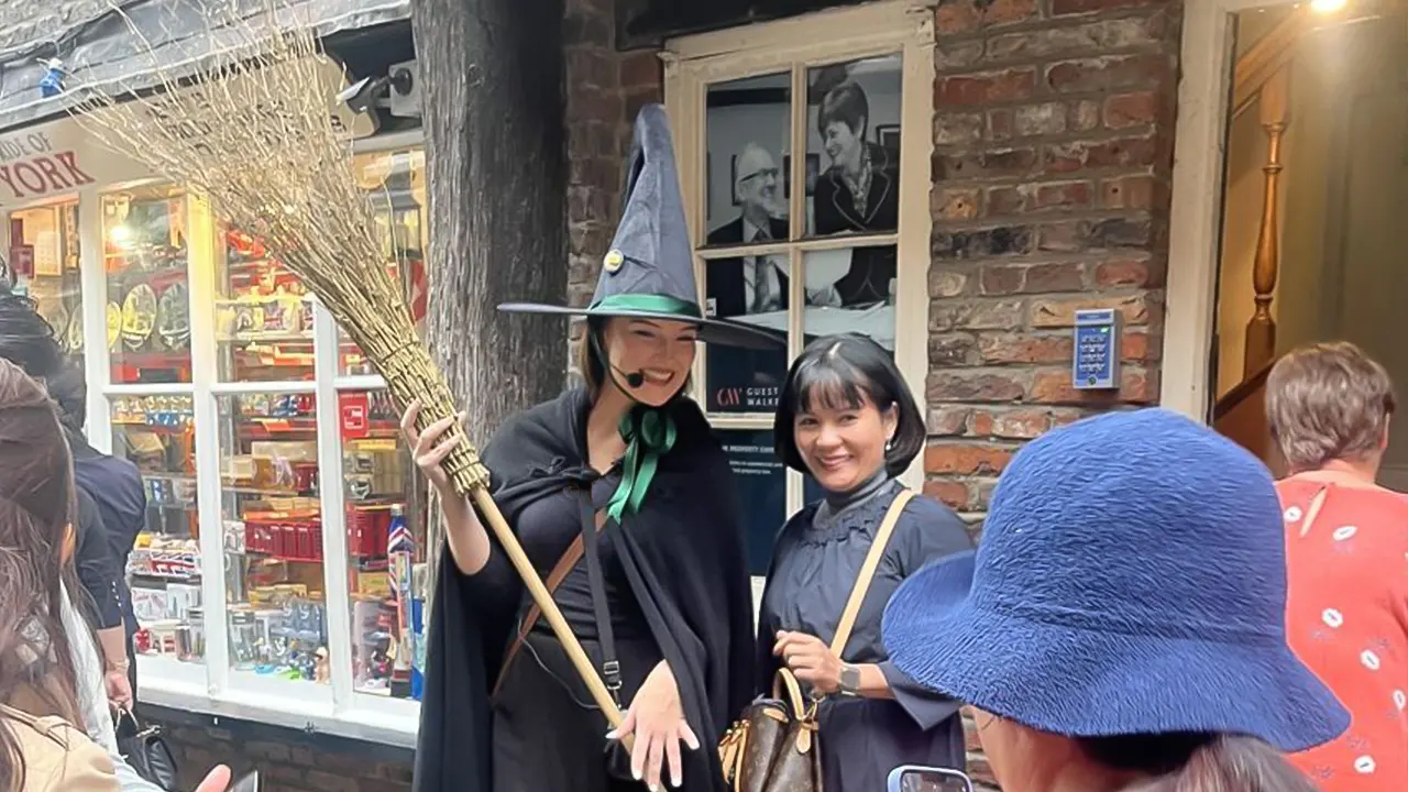 Witches and History Old Town Walking Tour