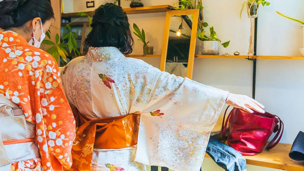 Kimono Dressing, Walking, and Photography Session
