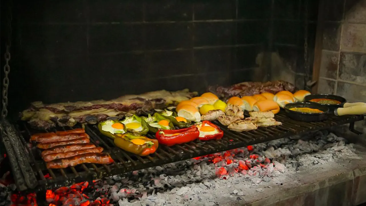 Argentinean Barbecue & Live Music with Locals