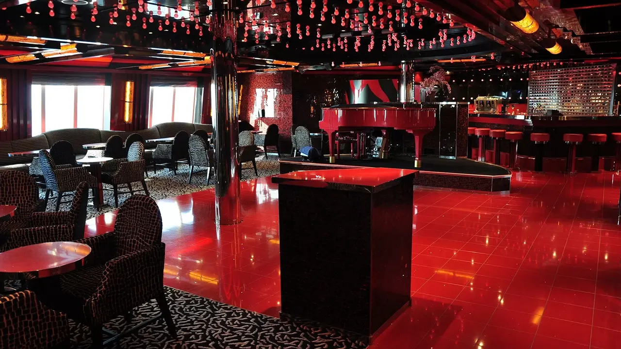 Fascinosa Costa Fascinosa cruise: Luxury voyage with premium services and diverse entertainment facilities.