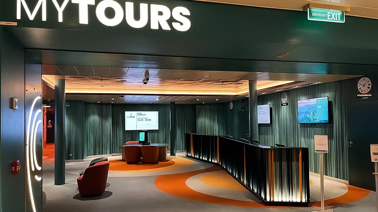 Favolosa Costa Favolosa: Luxurious cruise ship with elegant décor, comfortable cabins, and balconies. Offers premium services and modern amenities.