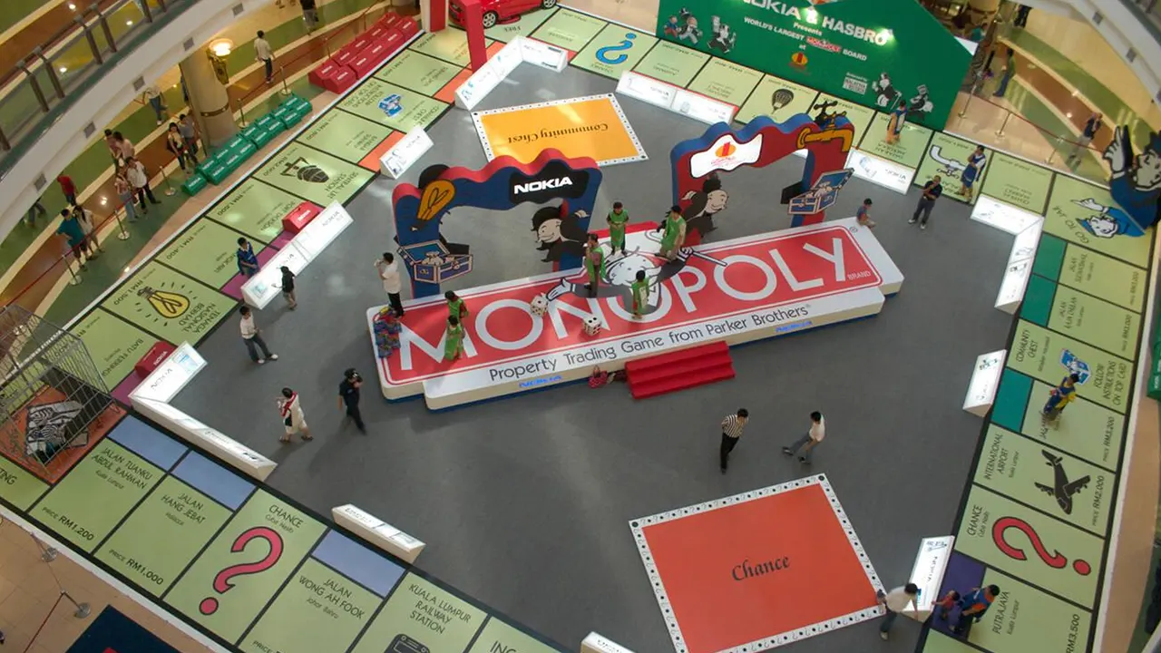 MONOPOLY LIFESIZED