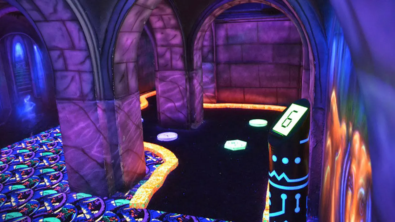 12 Hole Glow-in-the-Dark Minigolf