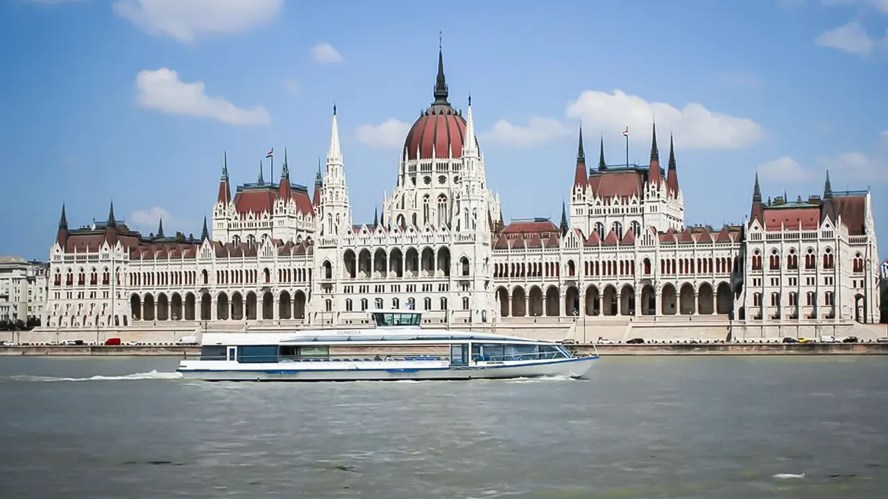 Daytime Sightseeing Boat Cruise