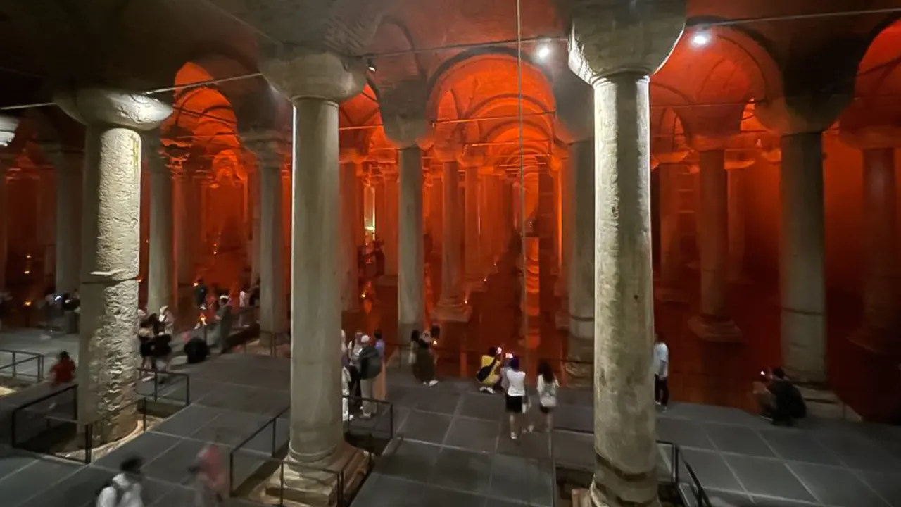 Topkapi, Hagia Sophia and Basilica Cistern Tour