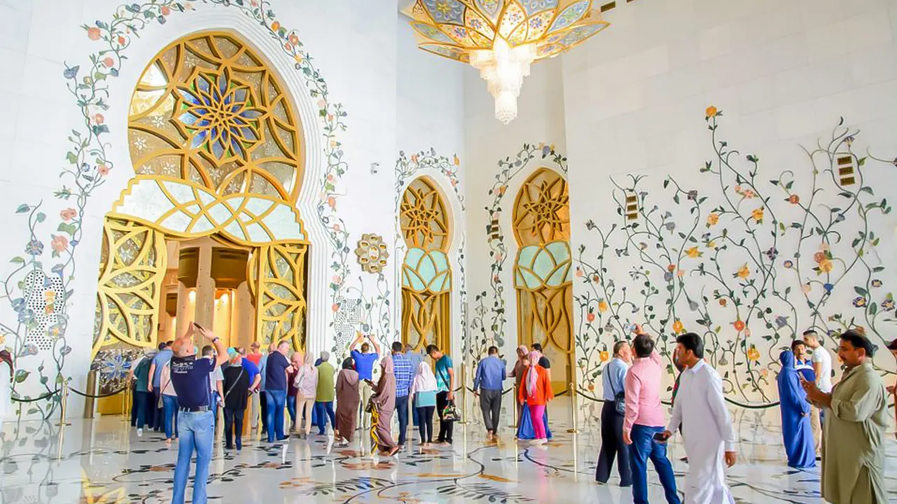 Abu Dhabi Premium Sightseeing Tour