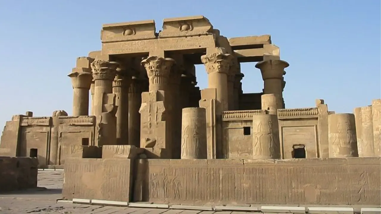 Tour of Edfu and Kom Ombo by Transport