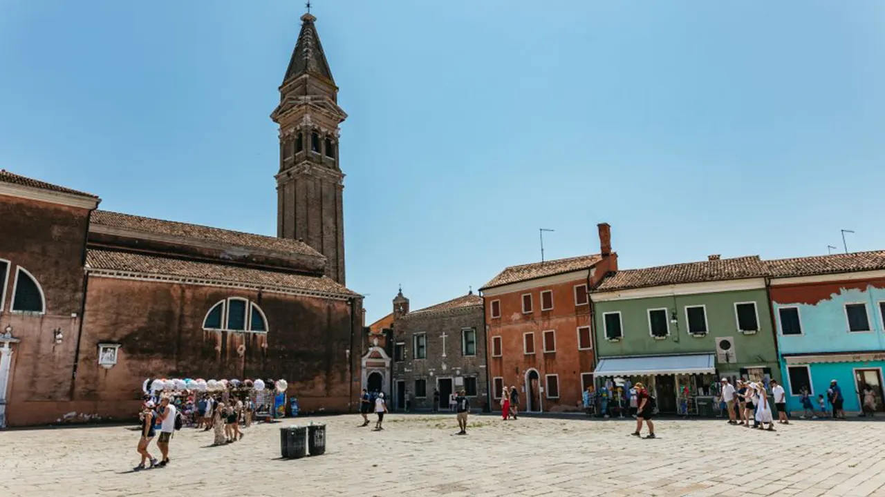 Burano, Torcello and Murano by boat with glass making