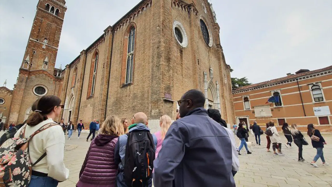 Sightseeing Tour with a Local Guide