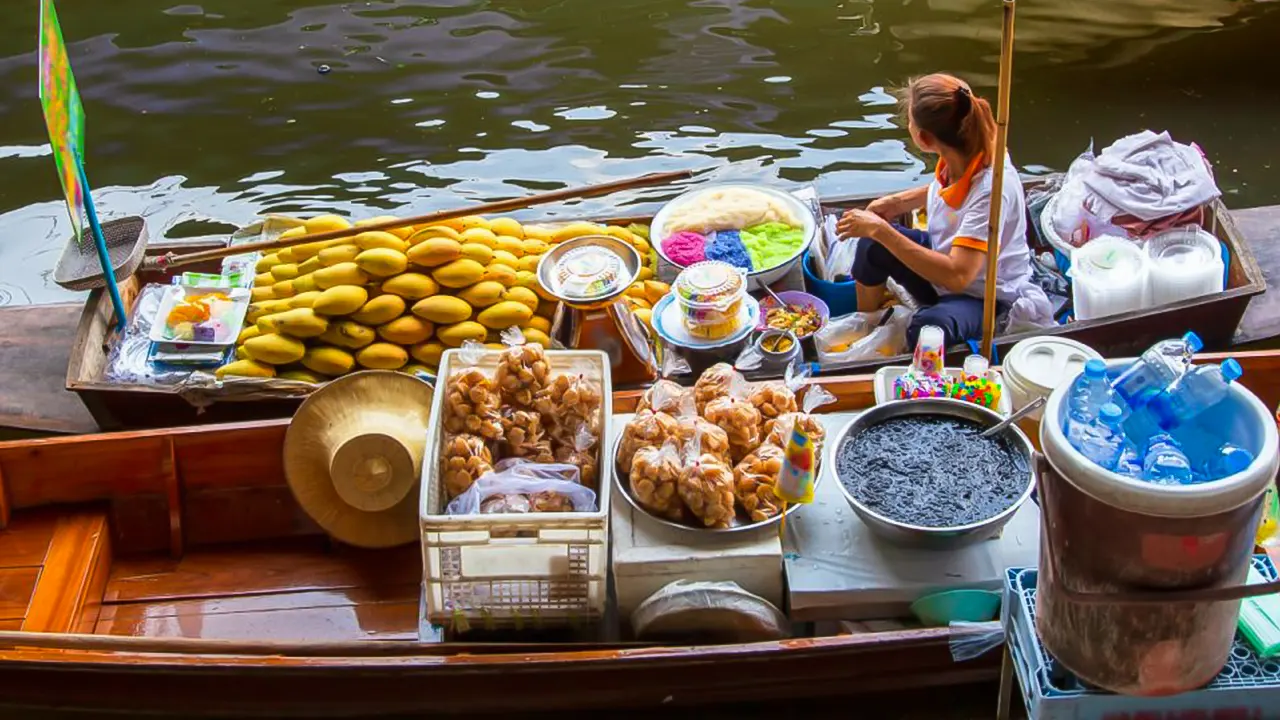 Damnoen Saduak Market and Maeklong Railway Market