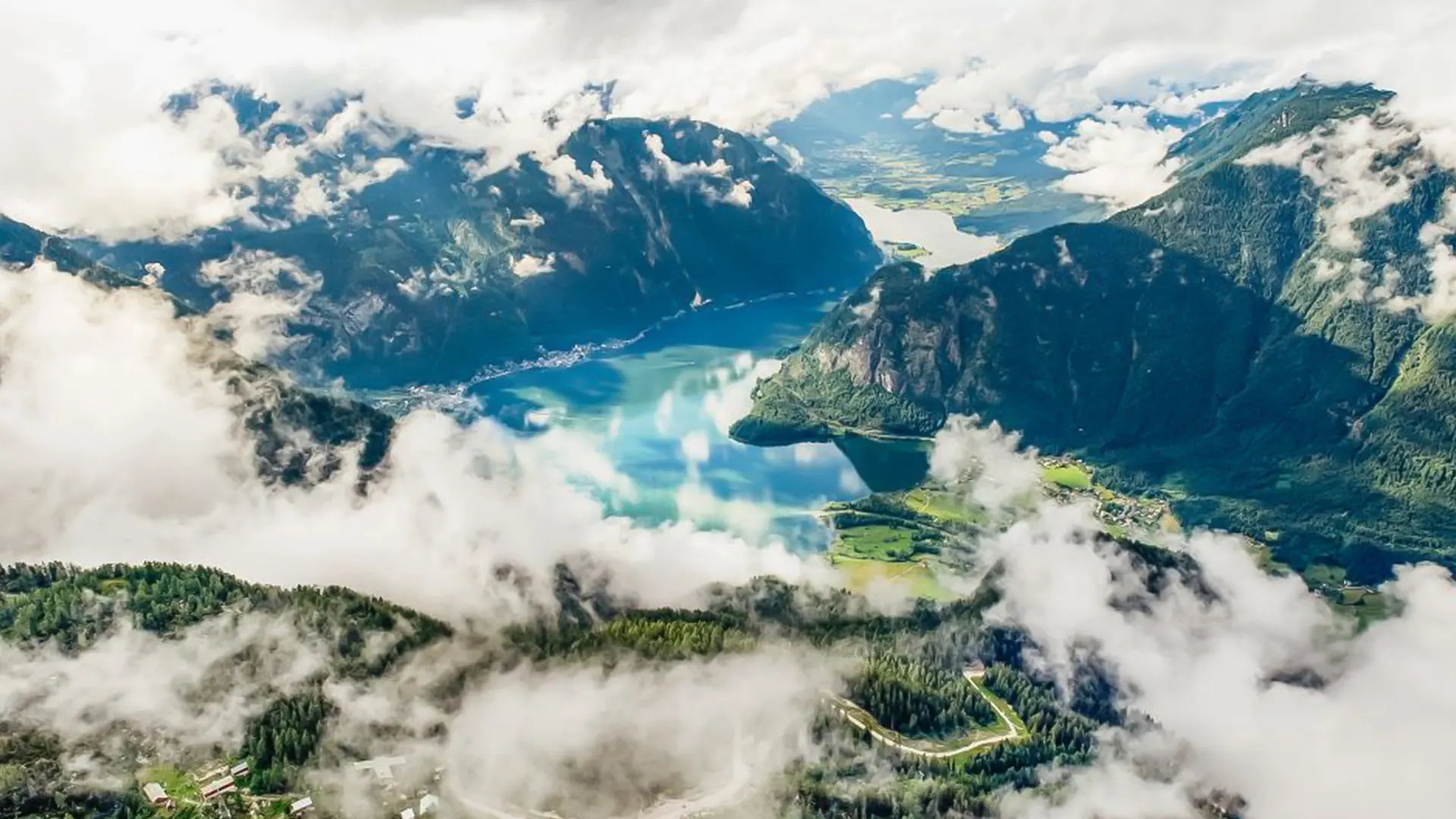 Hallstatt & Alpine Peaks Day Trip with Skywalk Lift